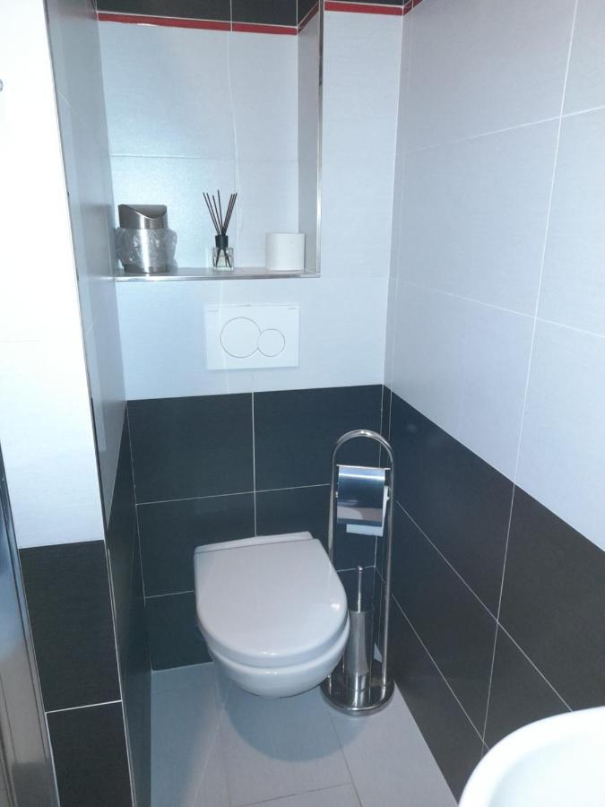 Vinoteka "U Kozu" Hotel Nové Město nad Metují Eksteriør billede