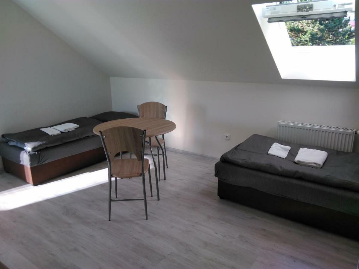 Vinoteka "U Kozu" Hotel Nové Město nad Metují Eksteriør billede